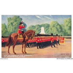 ASXP7-0417-ROYAUME-UNI - H-m the queen at the ceremony of trooping the colour