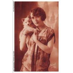 AXOP9-0959-ANIMAUX - Une femme - Un chiot berger blanc suisse