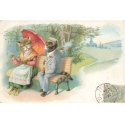 CHATS -MK39970 DEUX CHATS HUMANISER HABILLE ASSIS SUR UN BANC ROBE COSTUME PARAPLUIE PAYSAGE STATUE PAR ILLUSTRATEUR