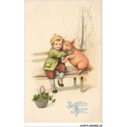 AS-BFP1-0058 - Animaux - Cochon - Bonne année - Garçon câlinant un cochon
