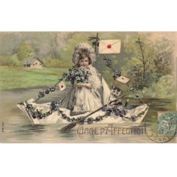 CHATS CHAT -FG35103 CAT KATZE FILLETTE ET SON CHAT DANS UNE BARQUE FLEURIE DE MYOSOTIS GAUFREE GAGE AFFECTION