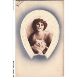 AKYP7-0625-CHAT - FEMME ET CHAT