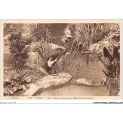 AJGP10-0874 - OISEAUX - VICHY - GRUE ROYALE HUPPEE AU BASSIN DES CYGNES