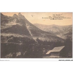 ANKP8-0681-05 - Vallée du champsaur - En montant au pic de CHAILLOL-LE-VIEUX - Les cabanes forestières