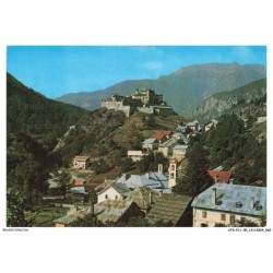 ATDP11-0868-05 - Route des grandes alpes - CHATEAU-QUEYRAS - Vue générale avec le fort queyras