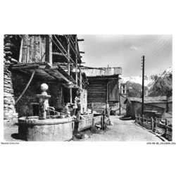 ATDP8-0576-05 - Les alpes - SAINT-VERAN - Le haut du village - Vieille fontaine