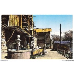 ATDP8-0641-05 - Les alpes - SAINT-VERAN - Le haut du village - Vieille fontaine