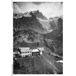 ATDP9-0735-05 - La route des grandes alpes - LA GRAVE - Altitude 1526 m - L'église et la meije
