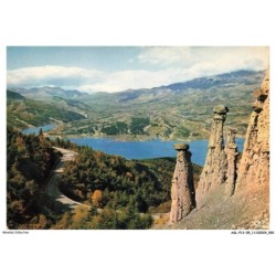 ASLP12-0803-05 - BARRAGE DE SERRE-PONCON - Le lac - Les cheminées des fées du sauze et les montagnes de gap