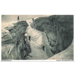 AWQP1-0033-05 - MONT-DE-LAUS - Massif du pelvoux - Innondation d'une crevasse sur le glacier du mont-de-laus