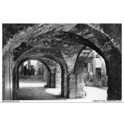 AWQP2-0068-05 - SAINT-BONNET EN CHAMPSAUR - Station estivale - Les arcades - Rue saint-jacques