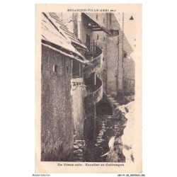 AEVP1-0049-05 - BRIANCON-VILLE - Un vieux coin - Escalier en colimacon