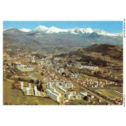 AEVP2-0158-05 - GAP - La ville dans son cadre de montagnes