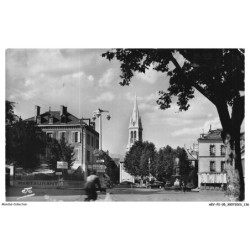 AEVP2-0157-05 - GAP - La place euziere et le square voltaire