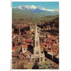 ATDP10-0791-05 - GAP - L'église dans son cadre de montagnes