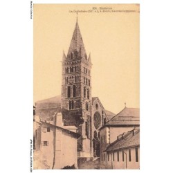 APWP2-0079-05 - EMBRUN - La Cathédrale XIe siècle - A droite - Caserne lapeyrous