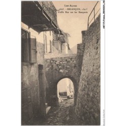 AMTP1-0074-05 - BRIANCON - Les alpes - Vieille rue sur les remparts