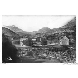 AUEP10-0684-05 - SAINT-ETIENNES-EN-DEVOLUY - le villard - colonie de vacances - des finances - a gauche l'obiou