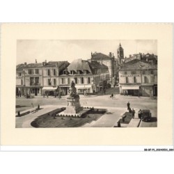 BB-BFP1-0043-16 - COGNAC - Statue et place François Ier