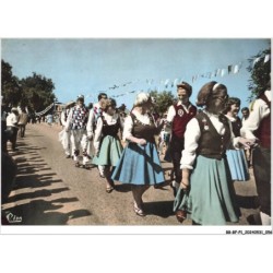 BB-BFP1-0029-16 - COFOLENS - Le goupe folklorique d'Exeter au cours du Festival