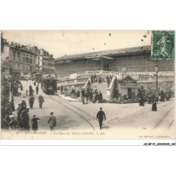 AZ-BFP1-0072-16 - ANGOULEME - La place des Halles Centrales - Tramway