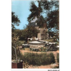 BB-BFP1-0068-16 - CHALAIS - Le Puits, très ancien dans la cour du Château