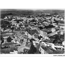 CK-BFP1-1086-16 - EN AVION AU-DESSUS DE CHATEAUNEUF-SUR-CHARENTE - L'Hotel de ville et vue generale