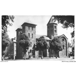 APWP4-0265-15 - MAURIAC - basilique N D - des miracles - XIe et XIIe