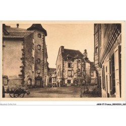 AMWP7-0600-15 - SALERS - vieilles maisons sur la grande place