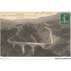 AMGP2-0178-15 - RIOM-ES-MONTAGNES - le pont de la mort sur la citadelle