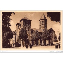 AKJP2-0195-15 - MAURIAC - la basilique