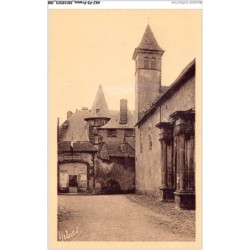 AKJP2-0197-15 - MAURIAC - sous-préfecture et porte du collège