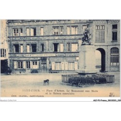 AKJP2-0212-15 - SAINT-FLOUR - place d'armes - le monument aux morts et la maison consulaire