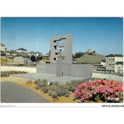 AFEP2-15- 0124 - SAINT-FLOUR - le monument élevé à la mémoire du président de la républic Georges POMPIDOU