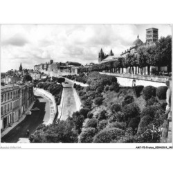 AMTP5-0499-16 - ANGOULEME - charente - les remparts devant la cathédrale st-pierre