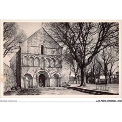 AAJP9-16-0731 - LA COURONNE - L'Eglise et la place de l'Eglise