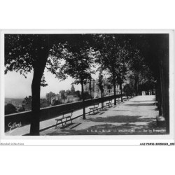 AAJP3-16-0195 - ANGOULEME - Sur les Remparts
