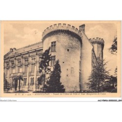 AAJP5-16-0411 - ANGOULEME - Façade de l'Hôtel de ville et Tour Marguerite de Valois