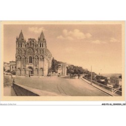 ANIP11-0857-16 - ANGOULEME - La cathedrale vue du rempart du Midi