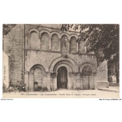 AQSP2-0131-16 - LA COURONNE - Facade ouest de l'église - Portique roman