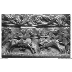 AQJP2-0127-16 - ANGOULEME - cathédrale - détail d'une frise de la façade