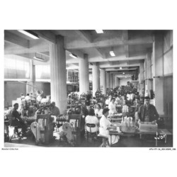 ATUP7-0478-16 - COGNAC - Etabissement hennessy - Les tables de mise en bouteilles