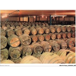 AMHP3-0215-16 - JAs-HENNESSY et C - COGNAC - charente - un chai de reserve