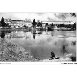 AAJP8-16-0642 - CONFOLENS - Les bords de la Vienne - L'Hôpital et le nouveau Groupe Scolaire