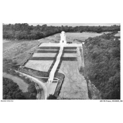 AZIP8-0778-16 - Chasseneuil - Le memorial de la resistance