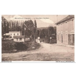 AYZP2-0167-16 - MALAVILLE - Le carrefour et la gare