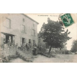 16 ST CHRISTOPHE AF-DC063 VUE D UNE MAISON ET DES HABITANTS