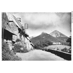 BJ-BFP1-0240-15 - Le Puy Griou et le Griounot vus de Rudez