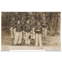 AYVP1-0036-16 - Portrait de groupe - Souvenir de la braconne