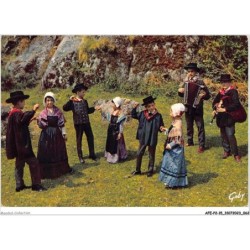 AFEP2-15- 0122 - L'AUVERGNE - danse de haute-auvergne exécutée par le goupe folklorique